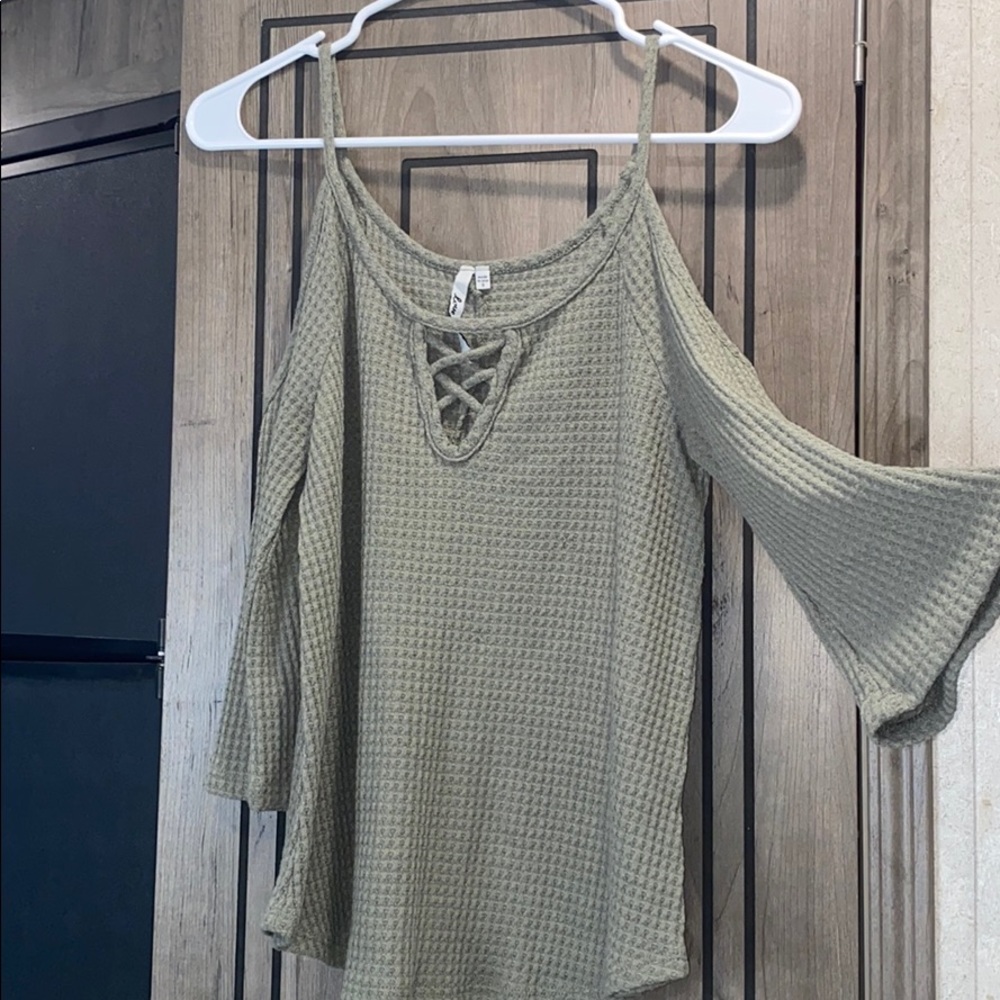 Women’s 3/4 Sleeve Top and Blouse